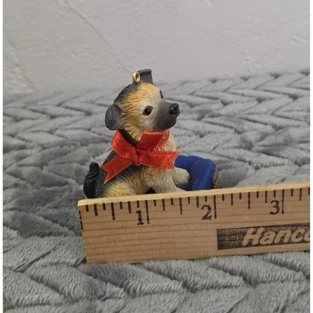 American Greetings Police Officer Puppy Sit On Hat 2007 Ornament Law Enforcement